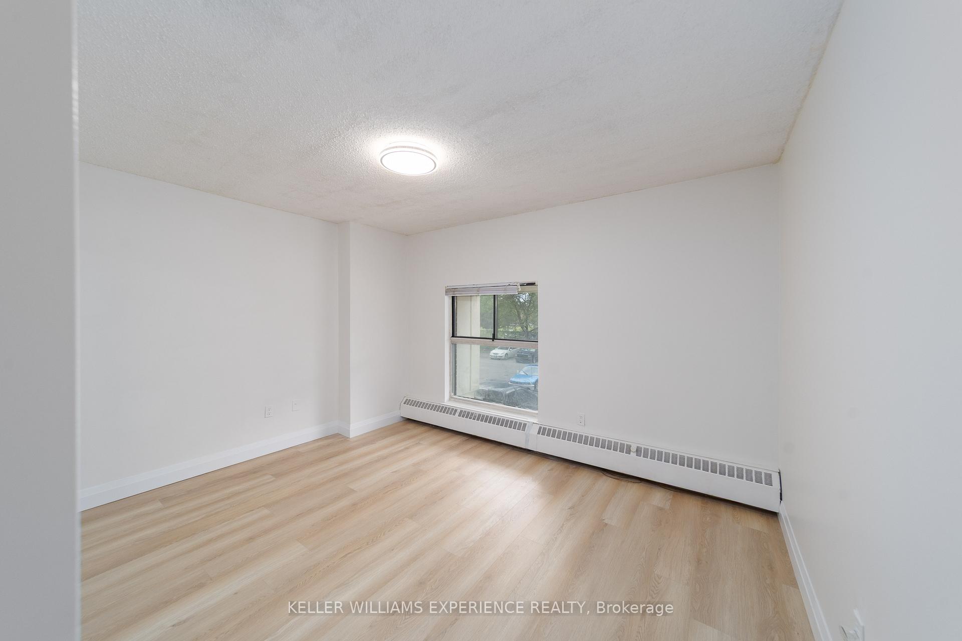 4 Bedrooms Condo at 4661 Jane, Toronto For sale