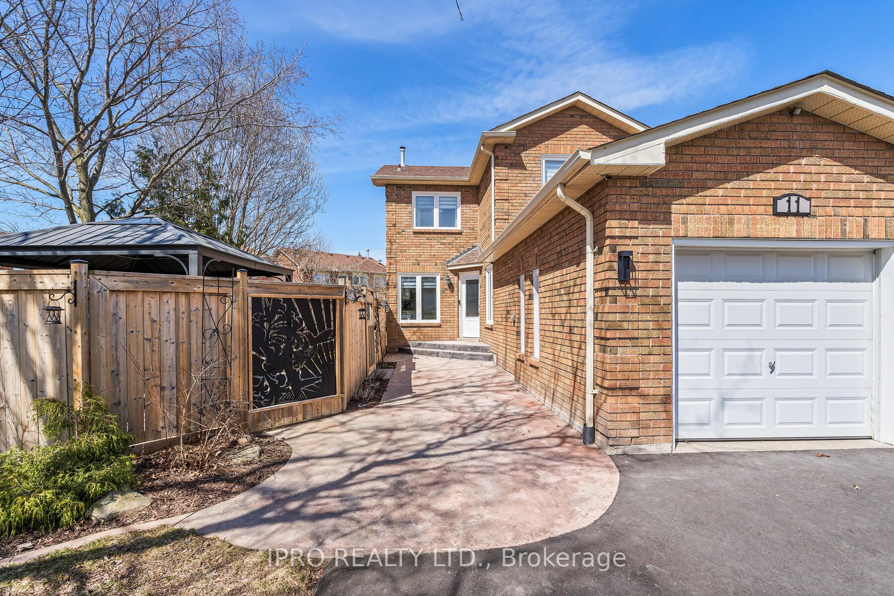 11 Smith Drive, Halton Hills, ON L7G 5K6