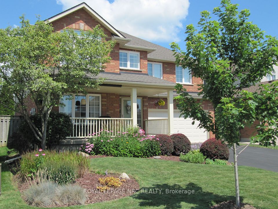 36 Honey Locust Circle, Thorold, ON L2V 5E2
