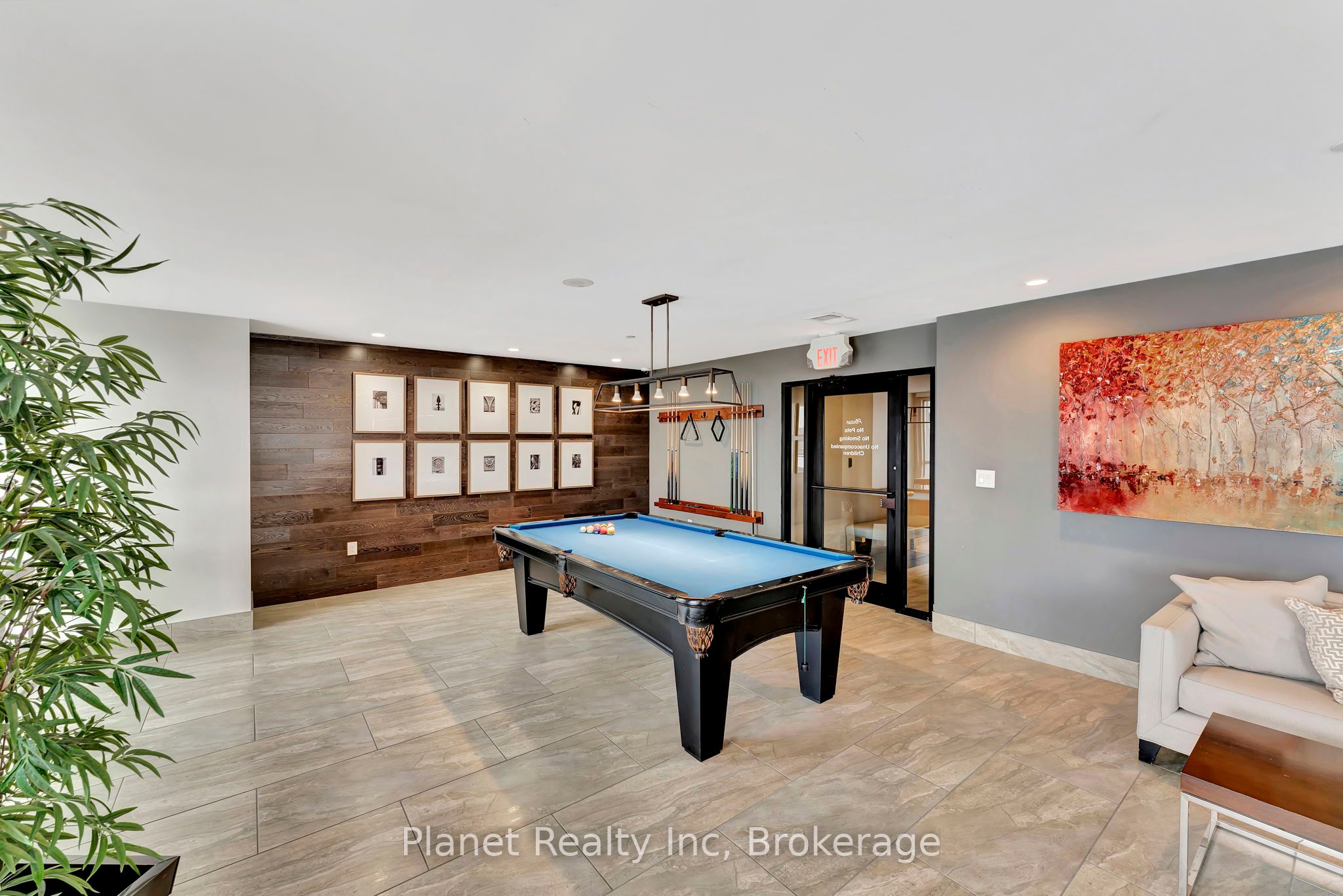 160 Macdonell Street, #906