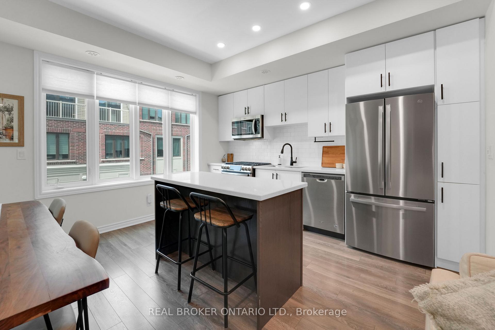 2 Bedrooms Condo at 100 Long Branch, Toronto For sale