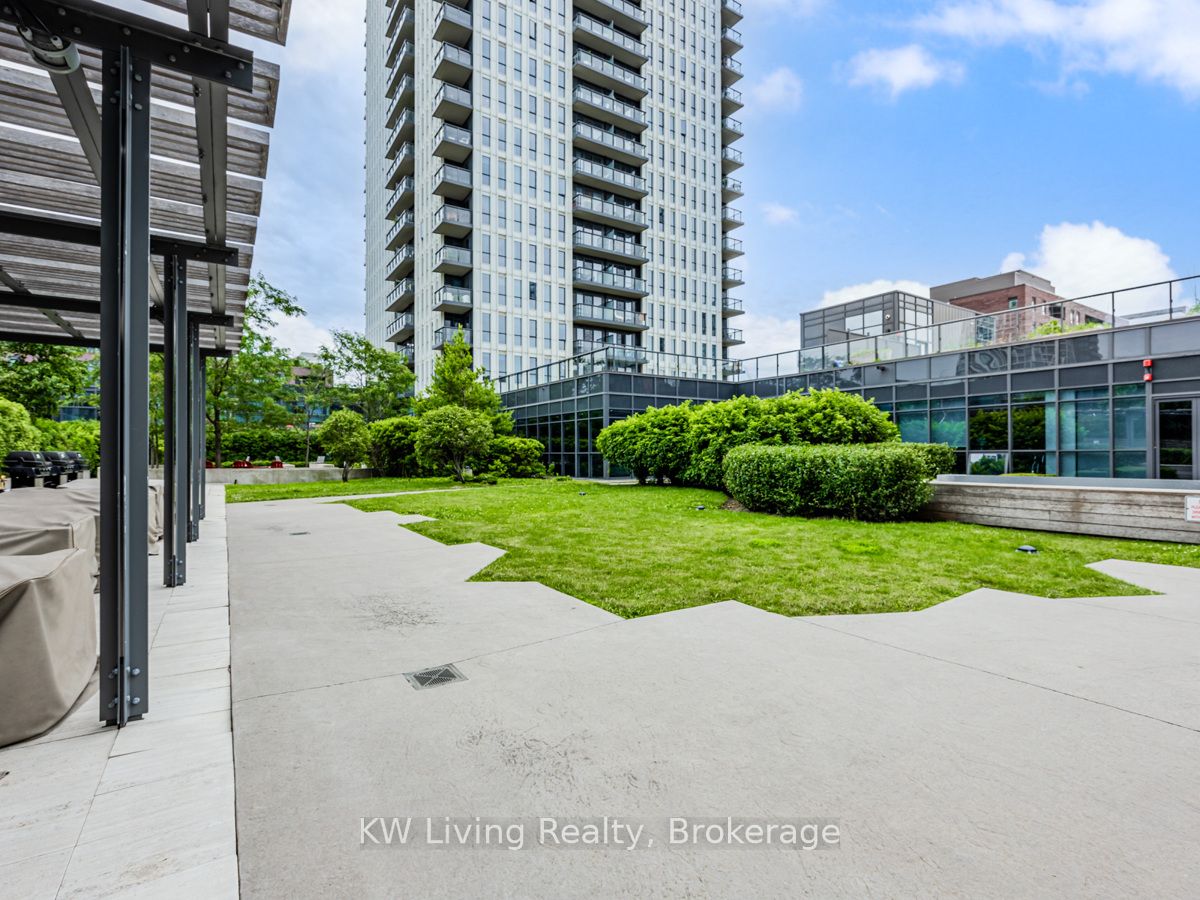 170 Sumach Street, #1402