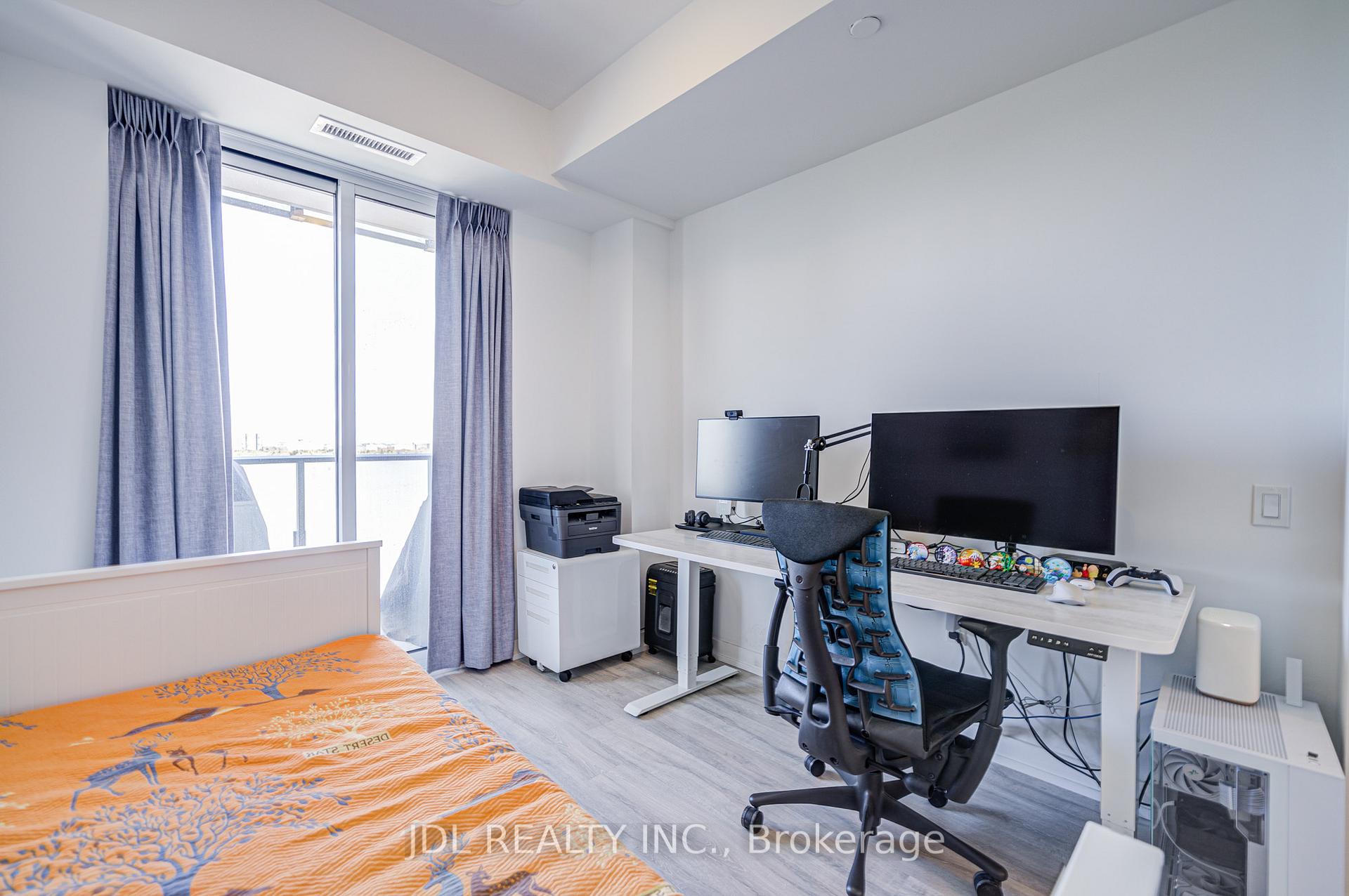 2 Bedrooms Condo at 8 Olympic Garden, Toronto For sale