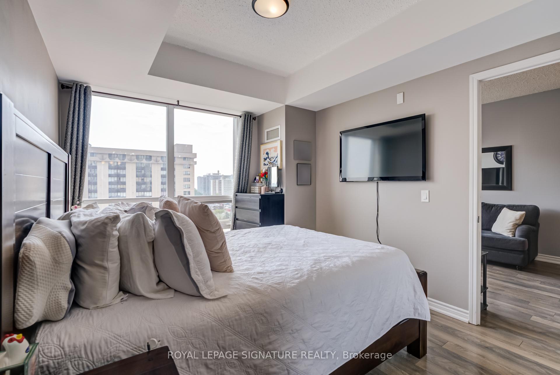 2 Bedrooms Condo at 15 James Finlay, Toronto For sale