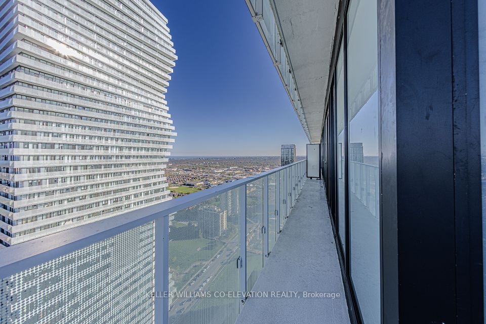 3900 Confederation