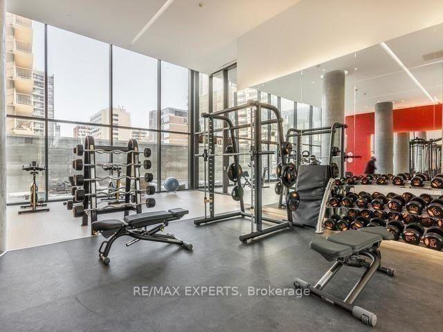 1 Bedroom Condo at 185 Roehampton, Toronto For sale