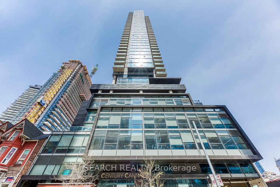 290 Adelaide Street