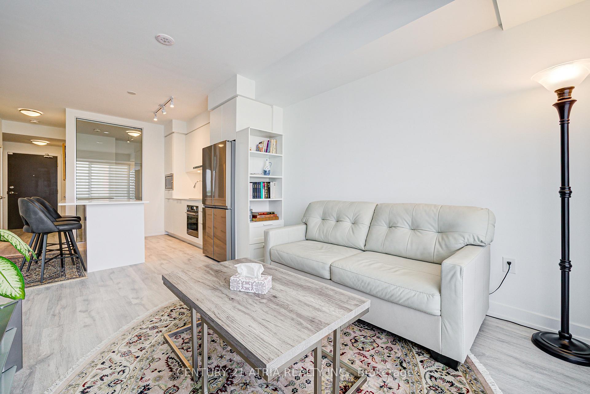 3 Bedrooms Condo at 7 Golden Lion, Toronto For sale