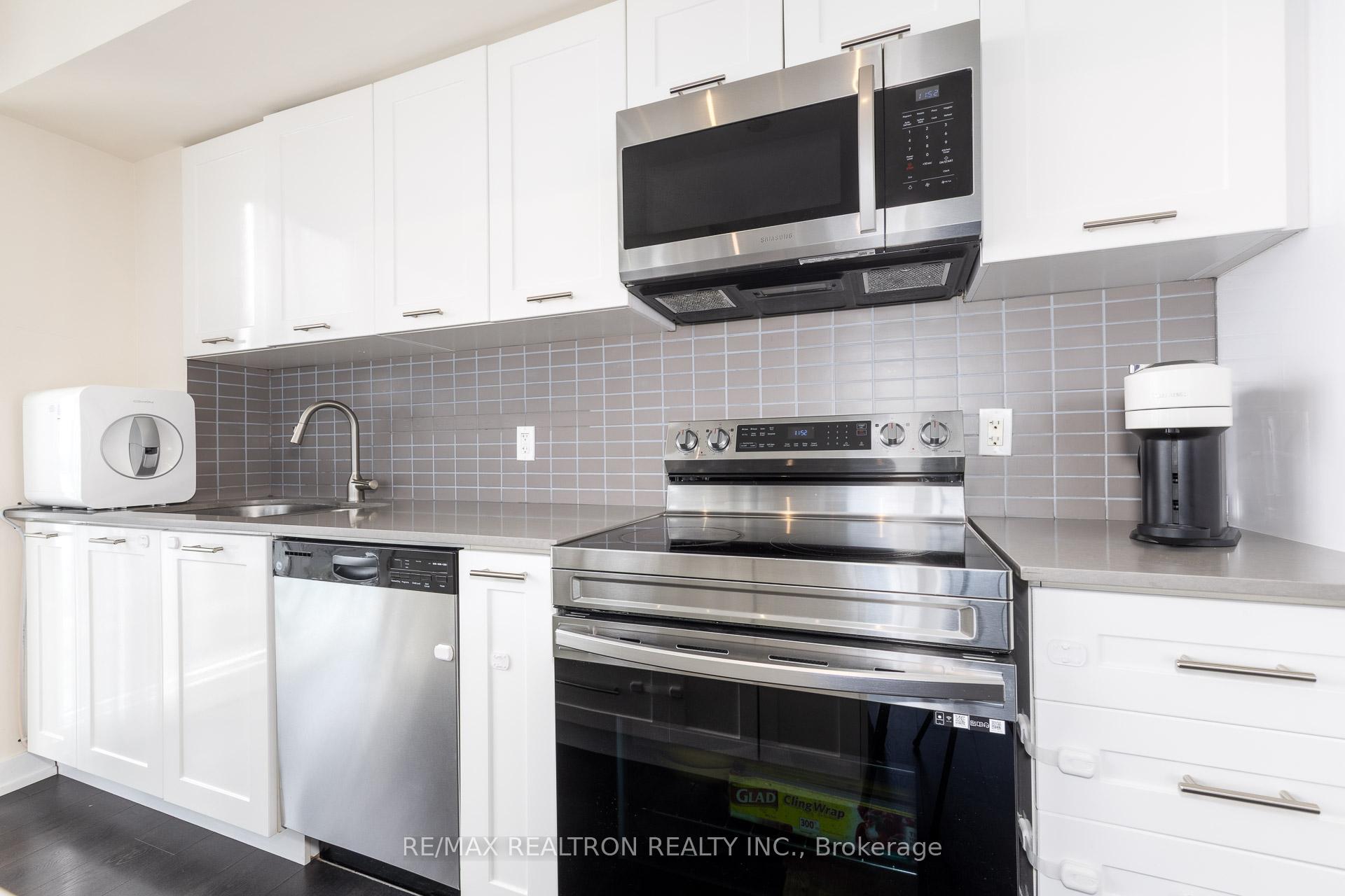 3 Bedrooms Condo at 2200 Lake Shore, Toronto For sale