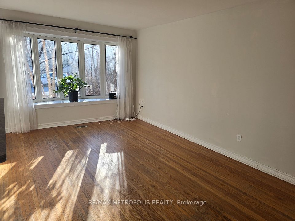 38 Copping Road, Toronto, ON M1G 3J8