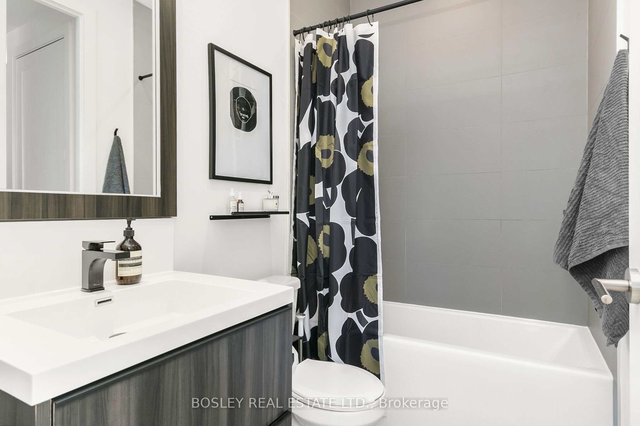 80 Vanauley Street, #PH16