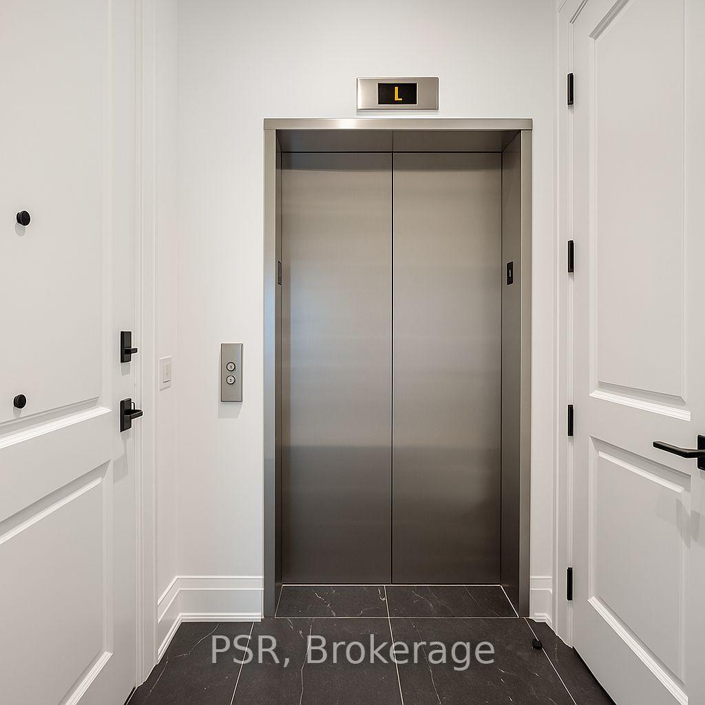 2 Bedrooms Condo at 2010 Bathurst, Toronto For sale