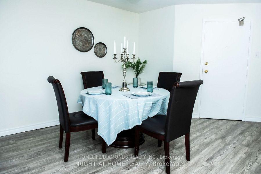 2 Bedrooms Condo at 4205 SHIPP,  Mississauga For sale