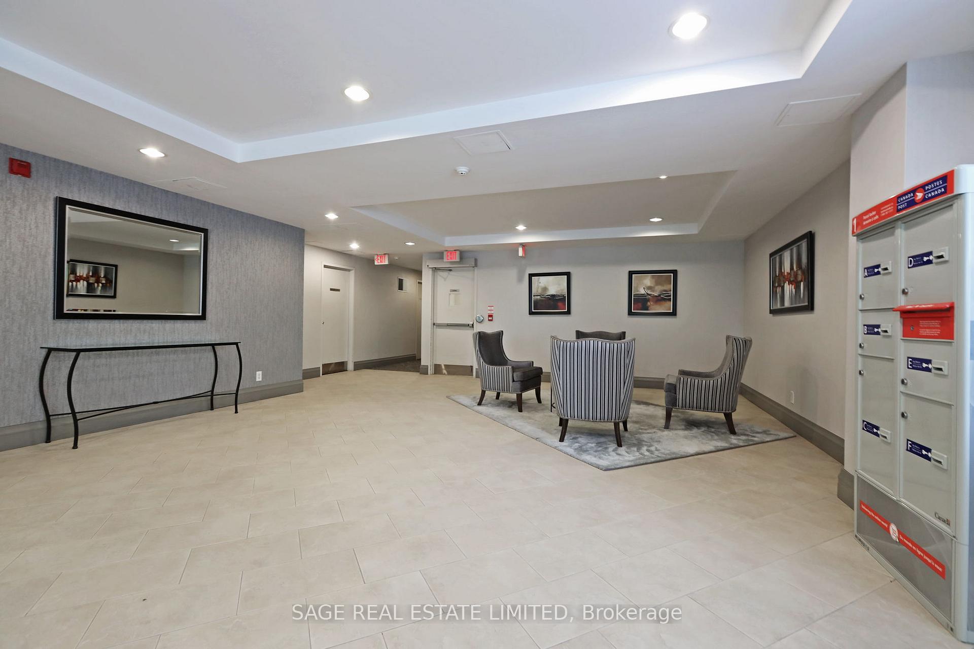 2 Bedrooms Condo at 55 Lorindale, Toronto For sale