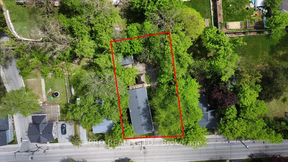 19051 Centre Street, East Gwillimbury, ON L0G 1M0