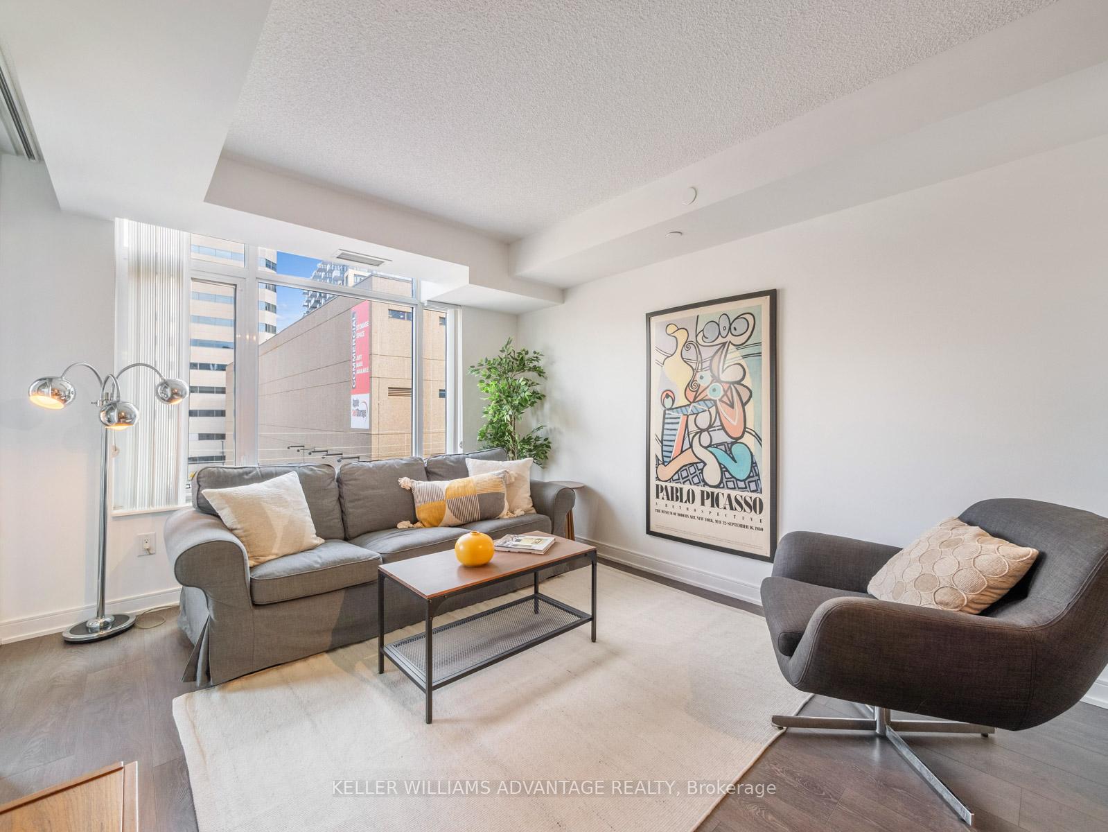 2 Bedrooms Condo at 525 Adelaide, Toronto For sale