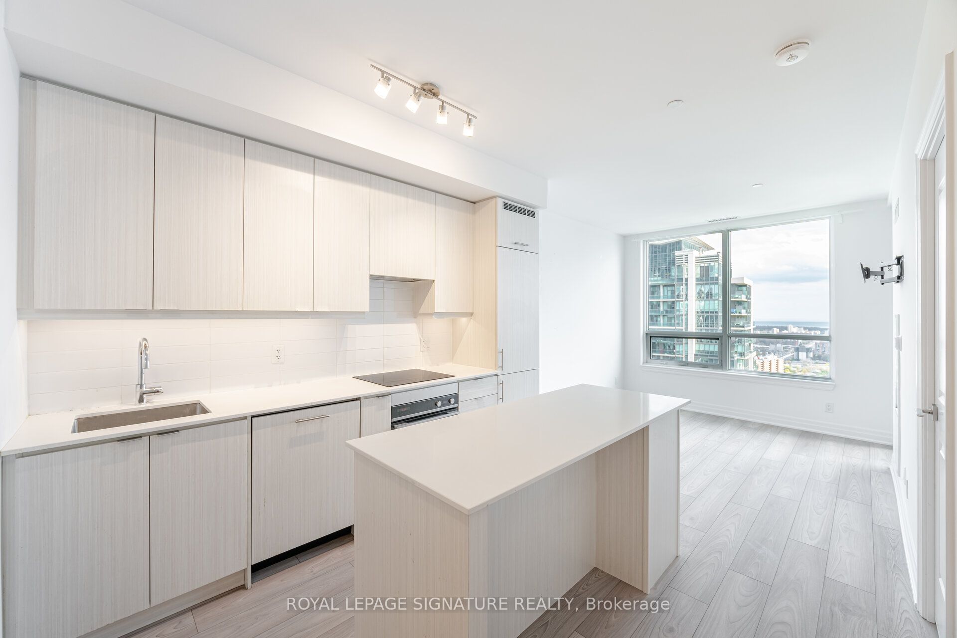 36 Elm Drive, #3007