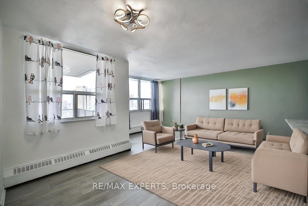 2 Bedrooms Condo at 551 The West Mall,  Toronto For sale