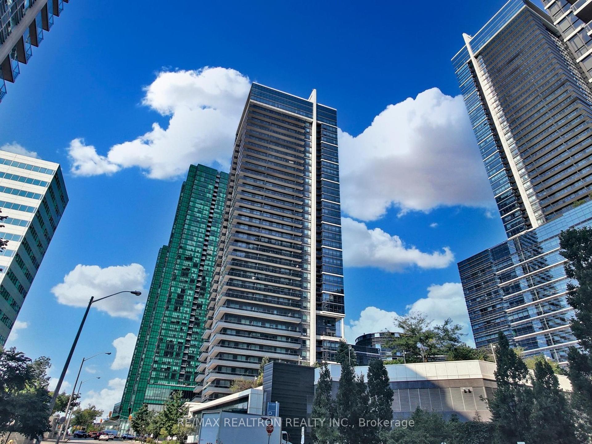 3 Bedrooms Condo at 2 Anndale, Toronto For sale