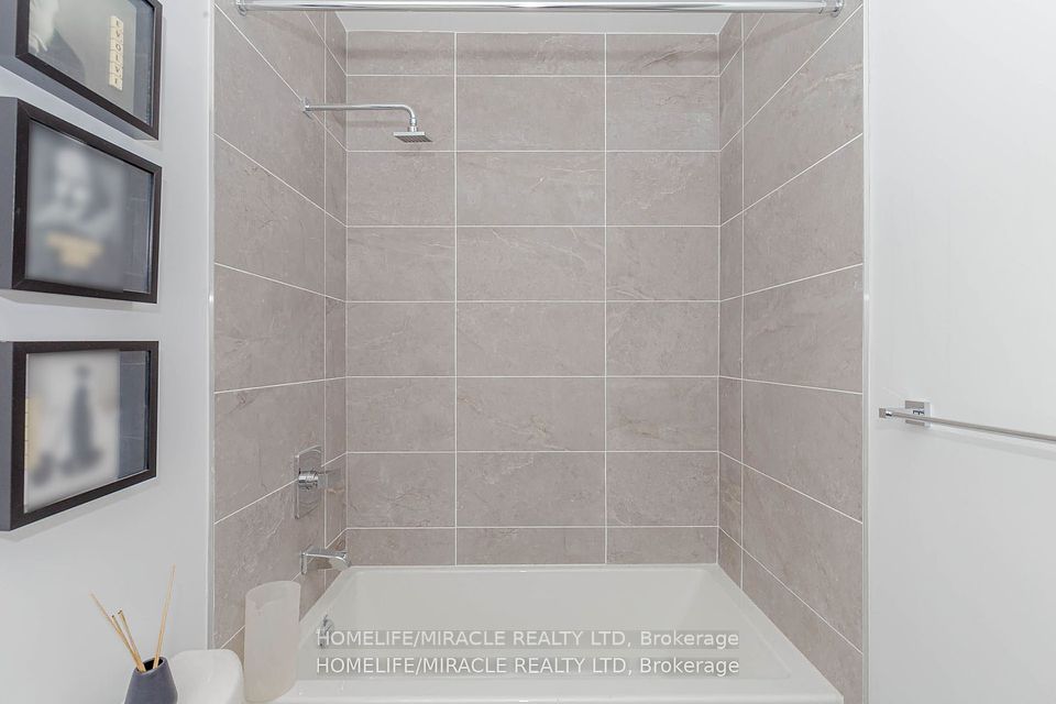 https://trreb-image.ampre.ca/_r3XVfT7Nm4aCdWsLan0Cuov5LLY5oBceMBCfm0N-gY/rs:fit:960:960/wm:.5:so:0:50:.4/wmsh:10/wmt:PHNwYW4gZm9yZWdyb3VuZD0nd2hpdGUnIGZvbnQ9JzY4Jz5IT01FTElGRS9NSVJBQ0xFIFJFQUxUWSBMVEQsIEJyb2tlcmFnZTwvc3Bhbj4/L3RycmViL2xpc3RpbmdzLzQwLzkwLzQyLzc4L3AvYzJkNzZjNDQtZTU1Yi00ZGJhLThjYmItY2ZhNDM4ZDcwYTQ4LmpwZw.jpg