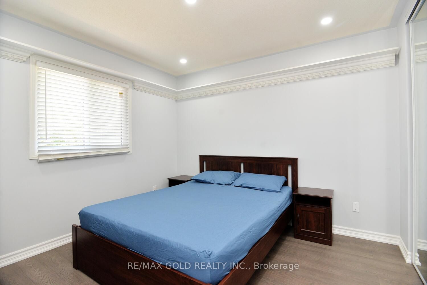 7 Lofty Pines Place