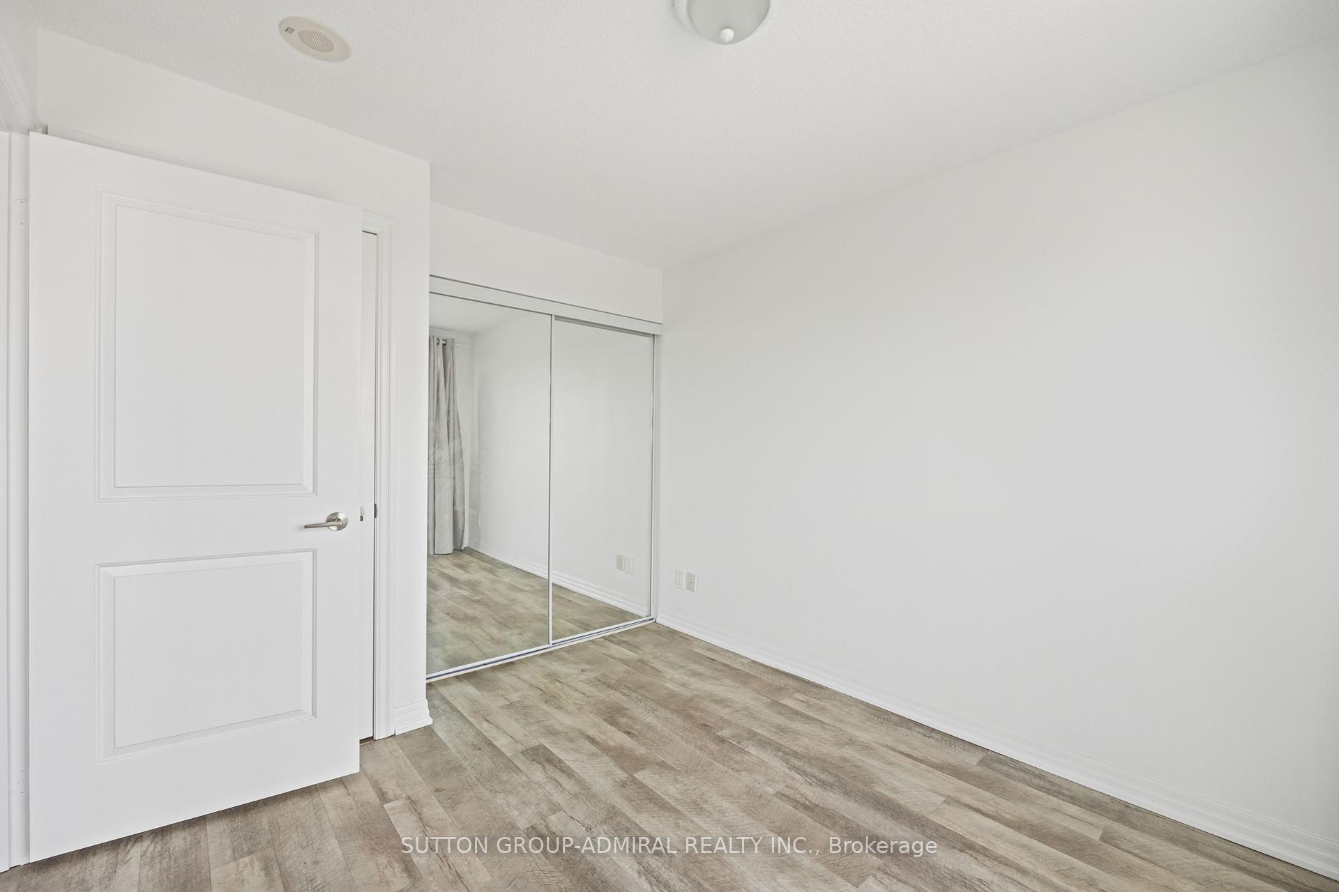 1 Bedroom Condo at 30 Herons Hill, Toronto For sale