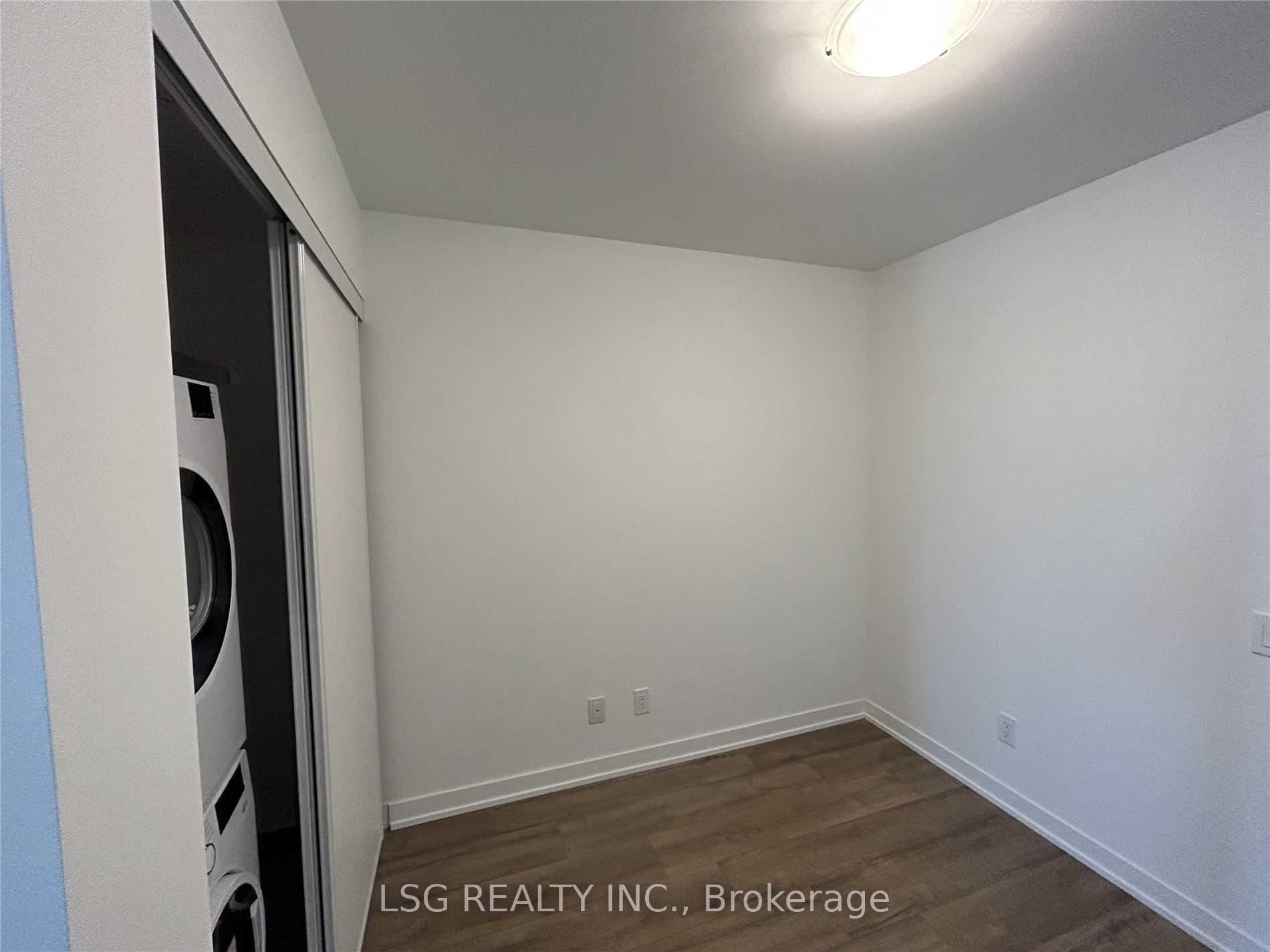 2 Bedrooms Condo at 1787 St Clair, Toronto For sale
