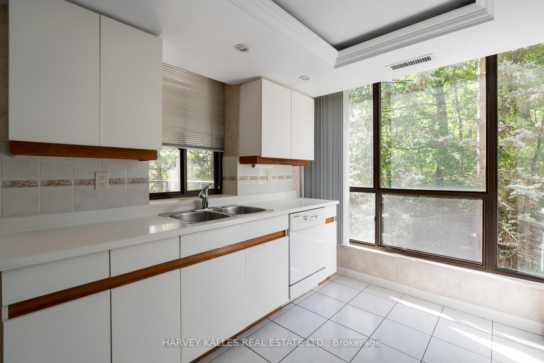 2 Bedrooms Condo at 3900 Yonge, Toronto For sale