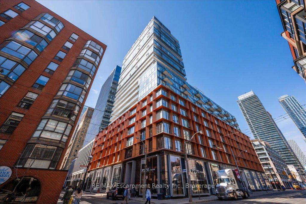2 Bedrooms Condo at 60 Colborne, Toronto For sale