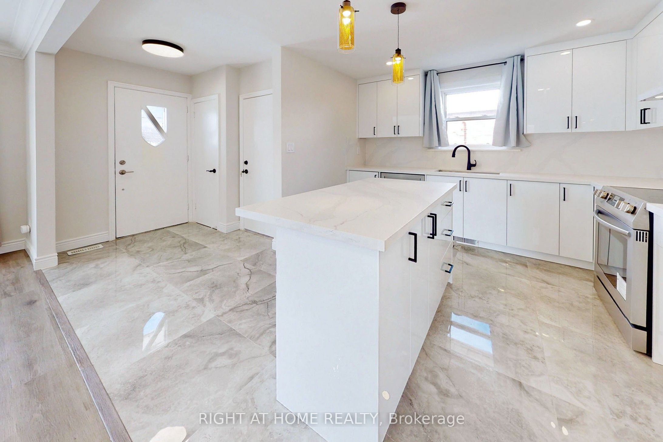 7 Rothwell Road, #Main