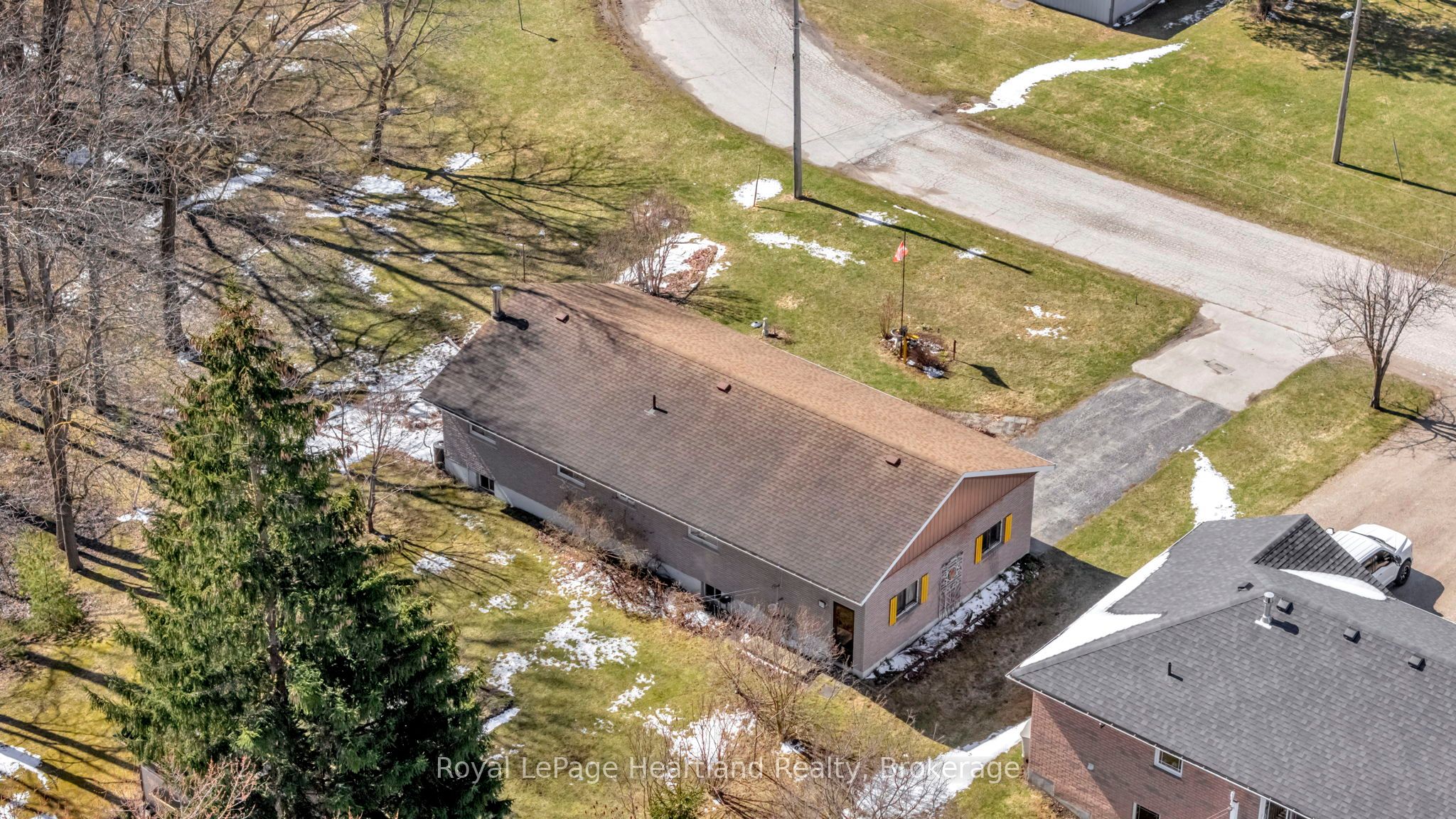 21 Brown Street, Minto, ON N0G 1M0