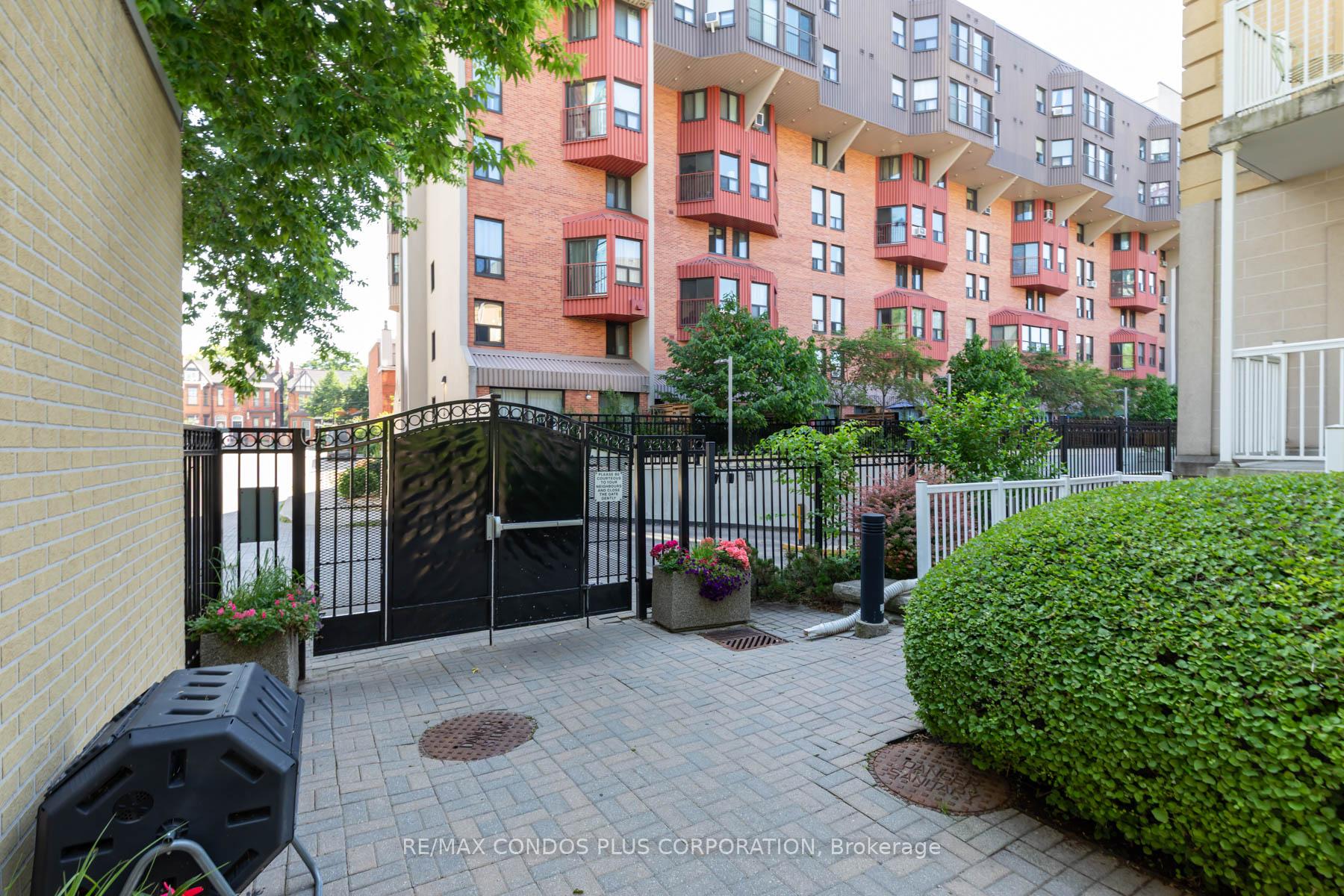 1 Bedroom Condo at 179 Bleecker, Toronto For sale