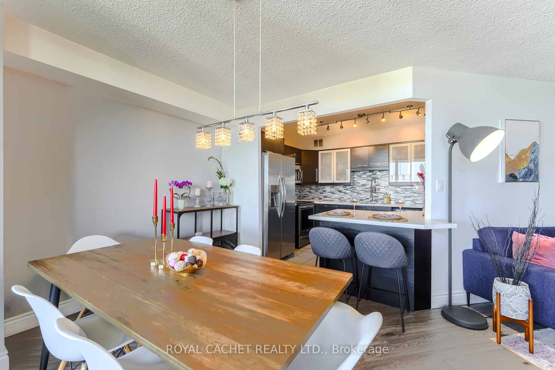 3 Bedrooms Condo at 75 Graydon Hall, Toronto For sale