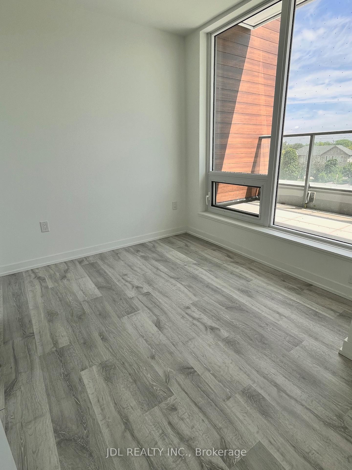3 Bedrooms Condo at 7 Golden Lion, Toronto For sale