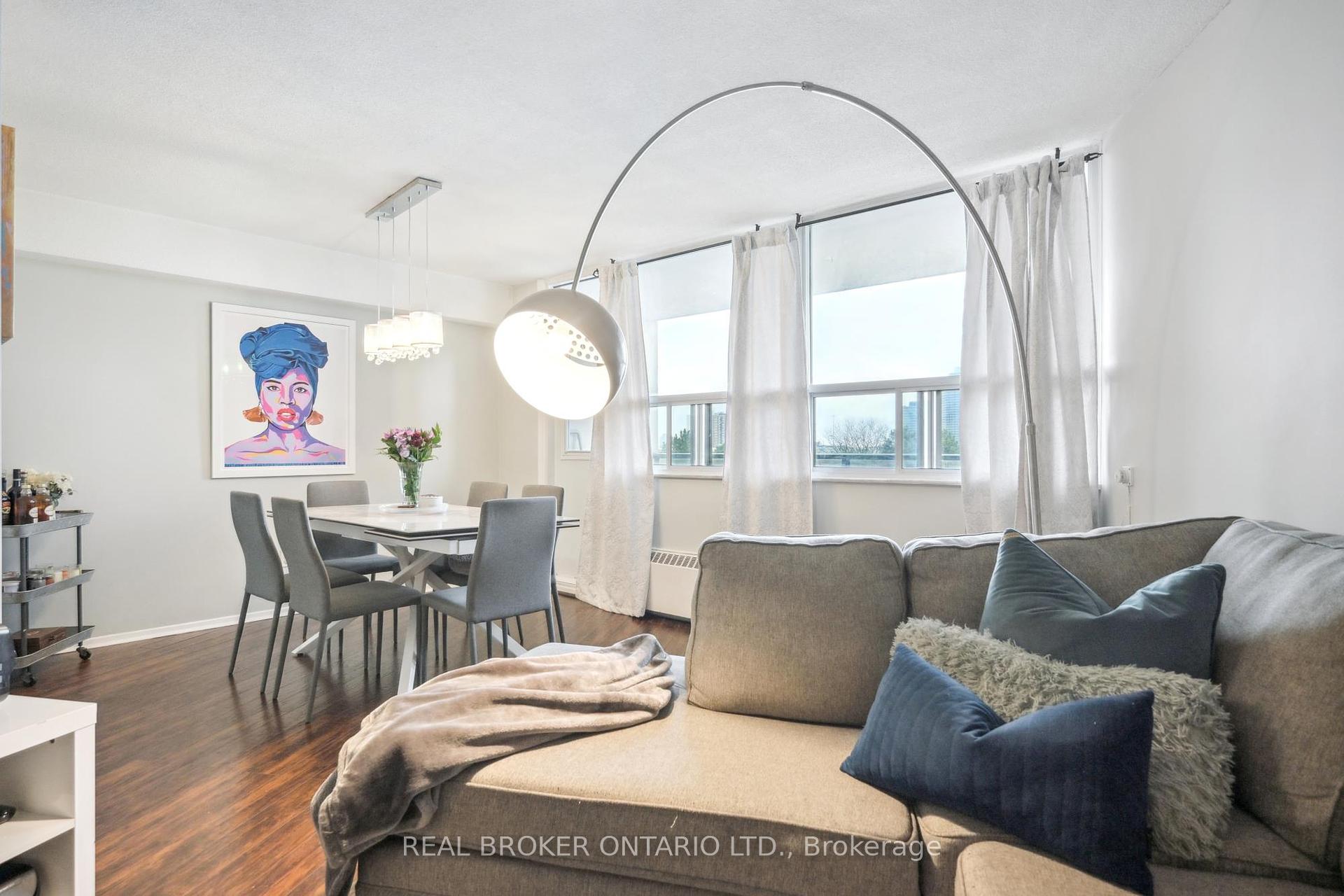 2 Bedrooms Condo at 451 The West Mall, Toronto For sale