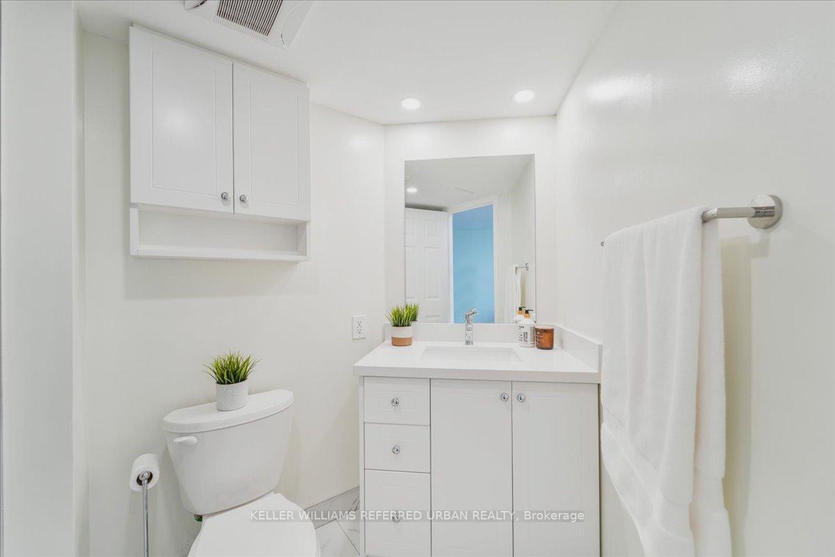 1 Bedroom Condo at 5 Concorde, Toronto For sale