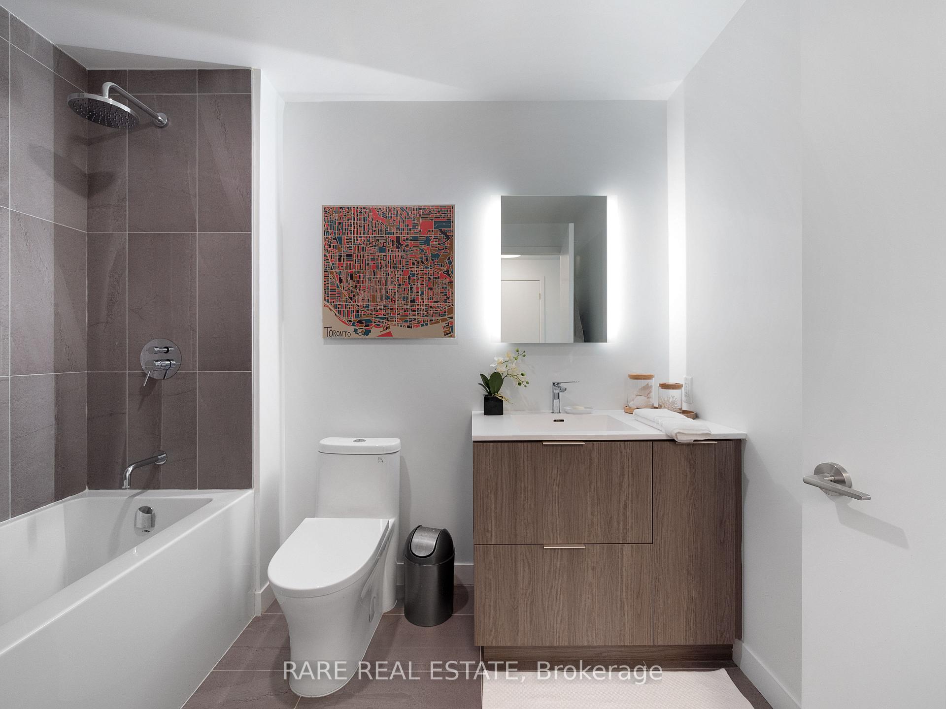 3 Bedrooms Condo at 185 Alberta, Toronto For sale