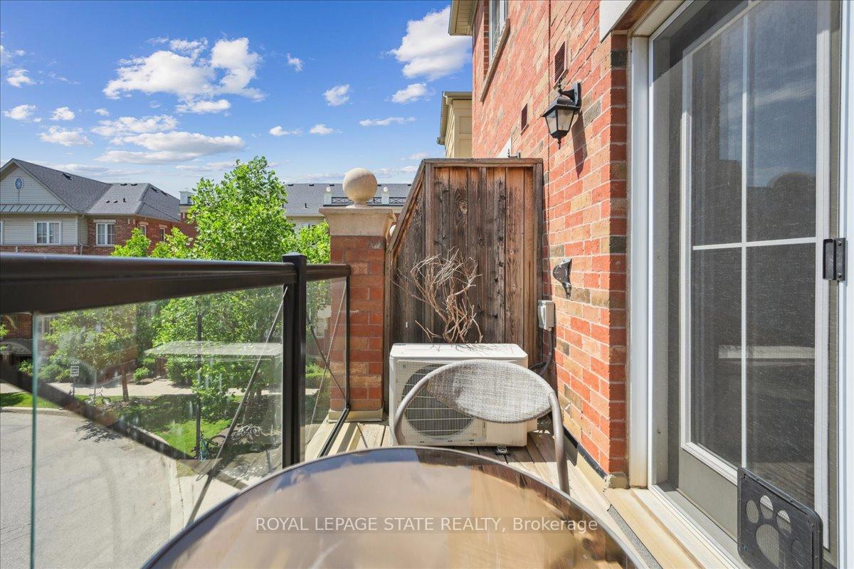 2 Bedrooms Condo at 2450 Post, Oakville For sale