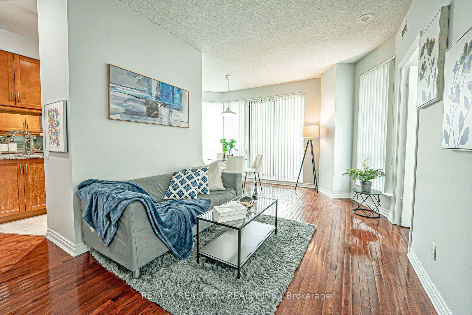 2 Bedrooms Condo at 60 Byng, Toronto For sale