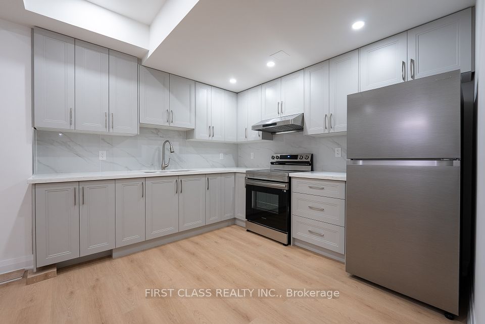544 White's Hill Avenue