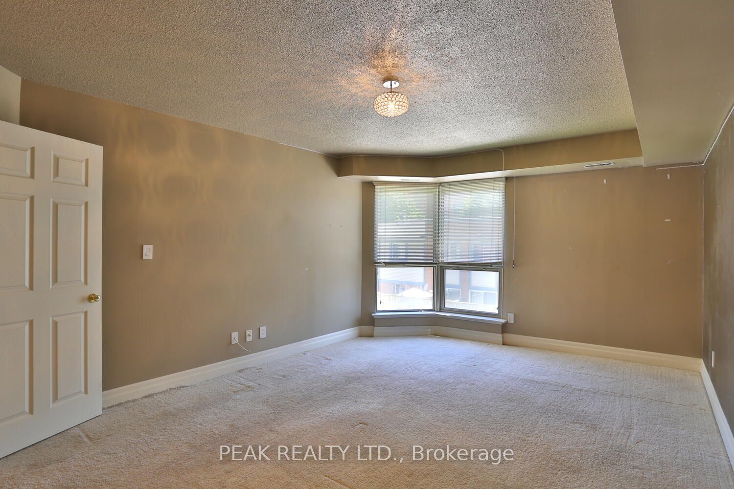 3267 King Street E, #205