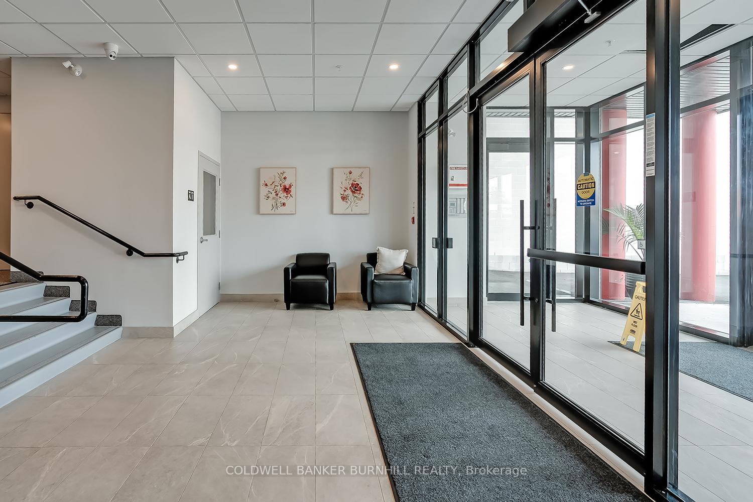 2 Bedrooms Condo at 5 Hamilton, Hamilton For sale