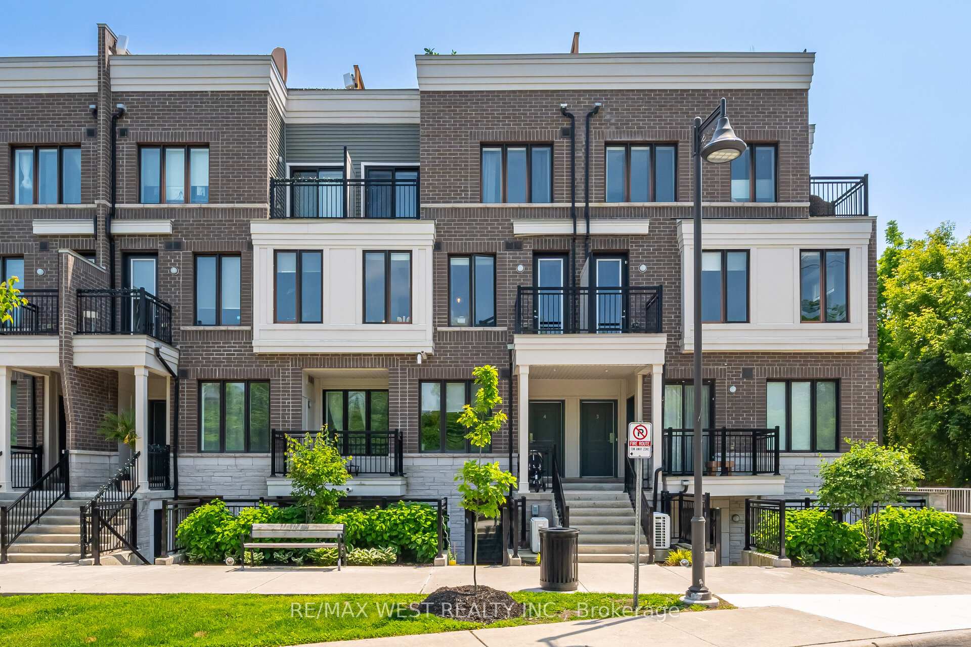 2 Bedrooms Condo at 150 Long Branch, Toronto For sale