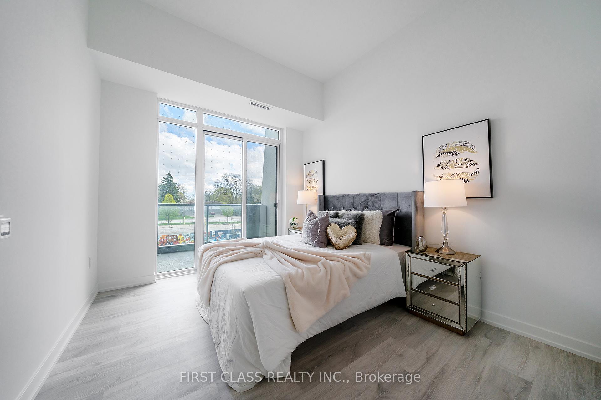 3 Bedrooms Condo at 8 Olympic Gdn, Toronto For sale