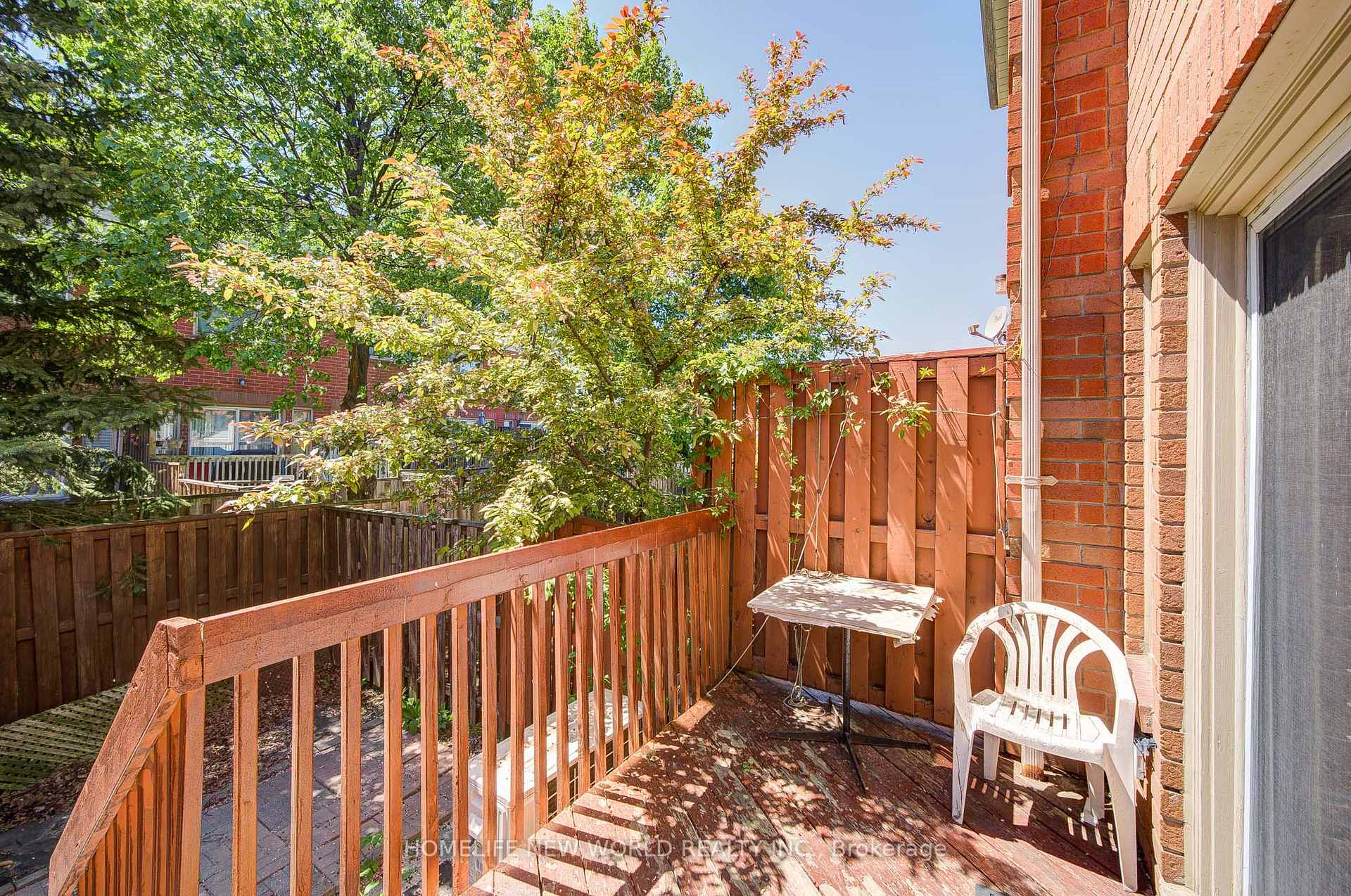 3 Bedrooms Condo at 3895 Doug Leavens, Mississauga For sale