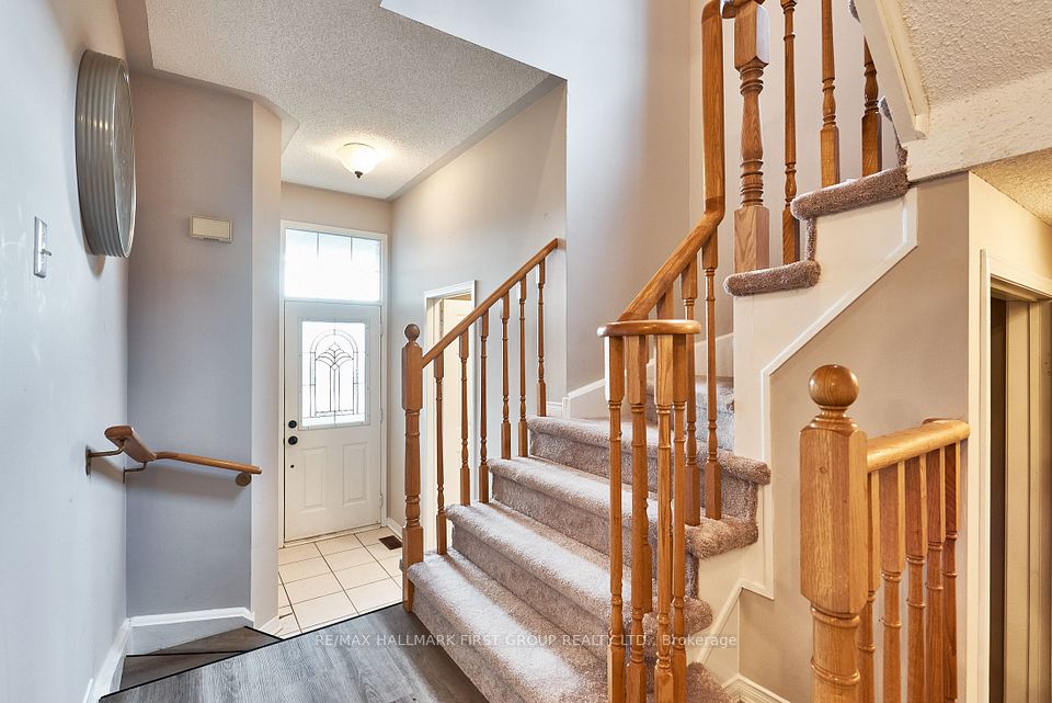 26 Blacksmith Lane, Whitby, ON L1P 1N1