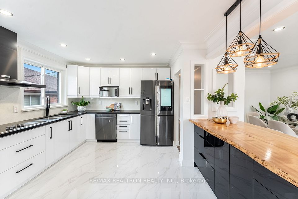 121 Grandravine