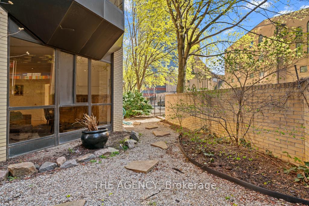 2 Bedrooms Condo at 211 St Patrick, Toronto For sale