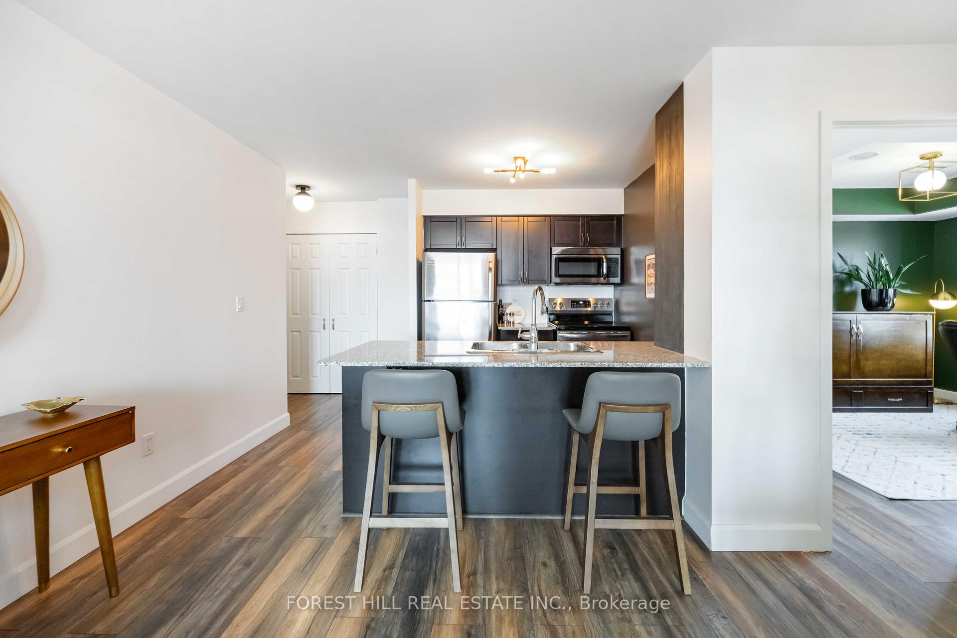 2 Bedrooms Condo at 812 Lansdowne, Toronto For sale