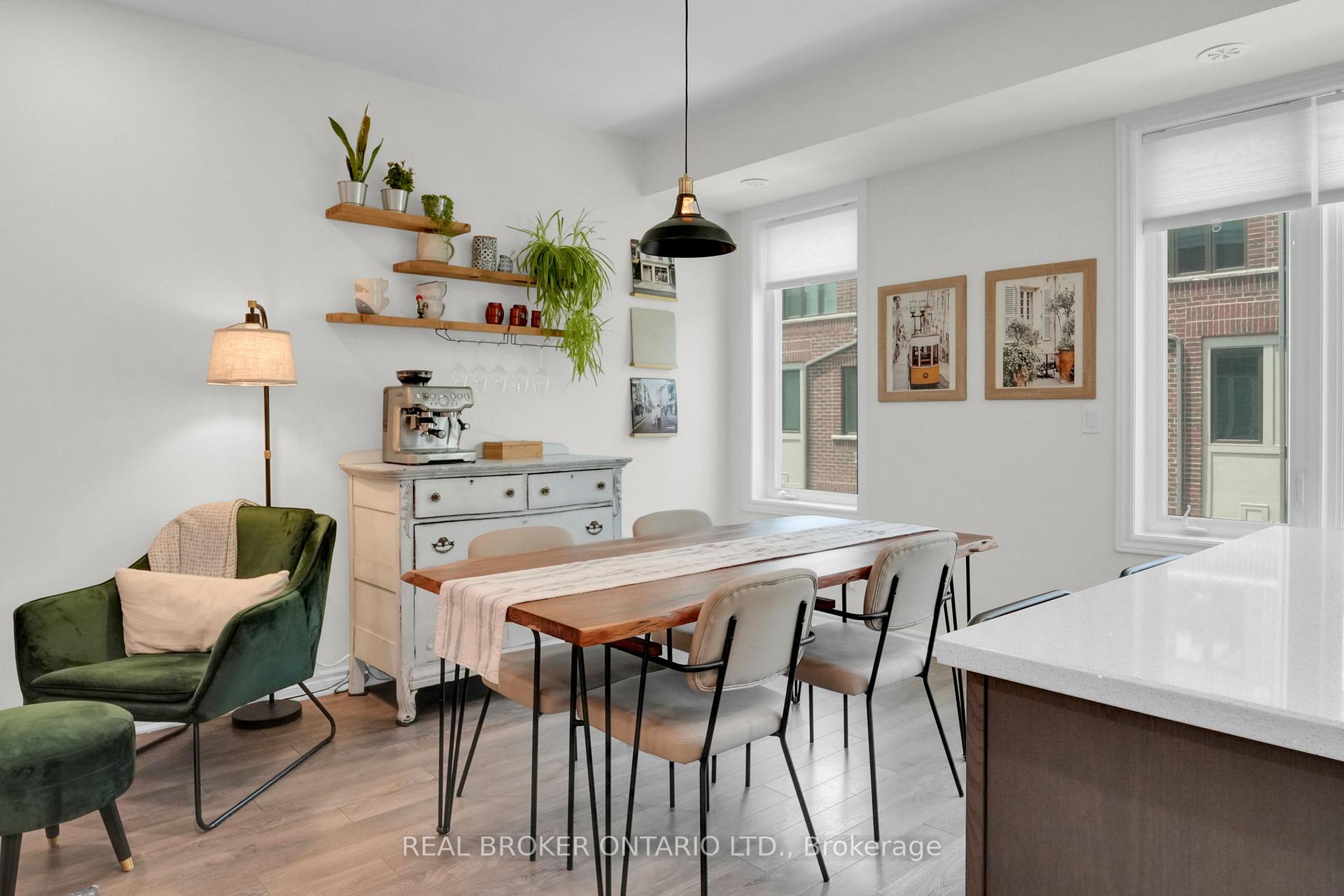 2 Bedrooms Condo at 100 Long Branch, Toronto For sale